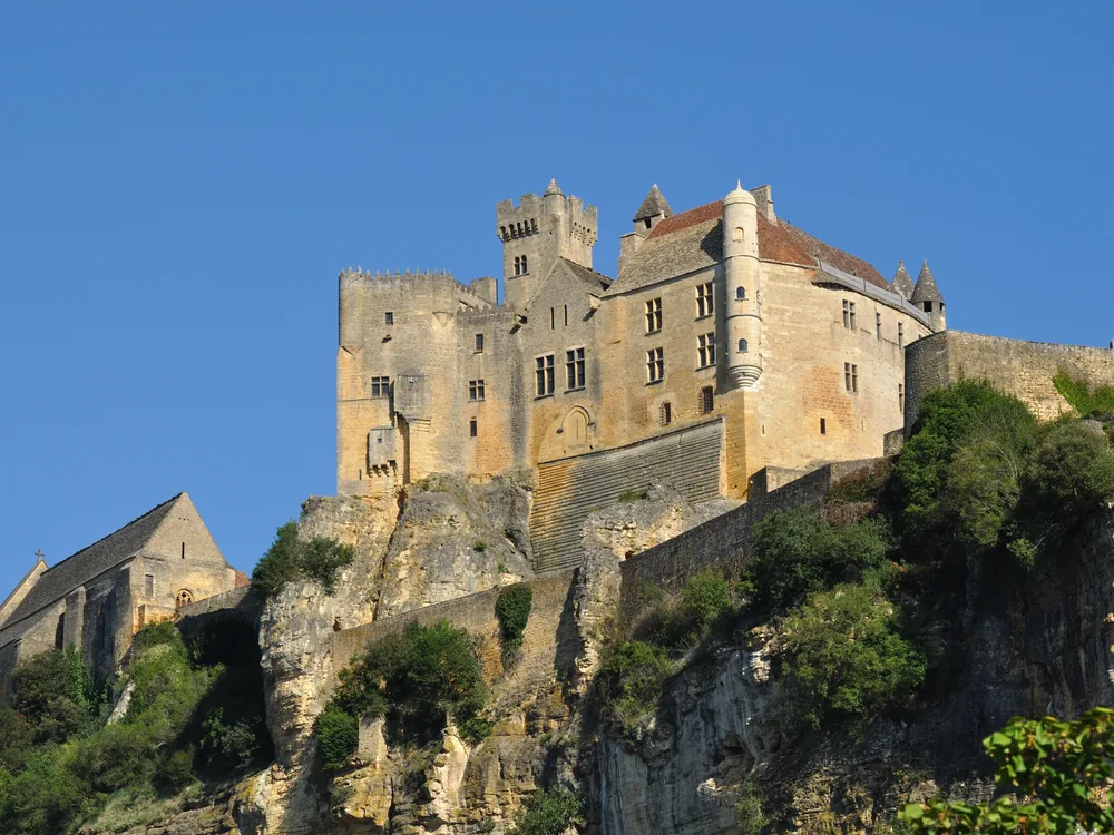 Château de Beynac perched on a cliff above the Dordogne River