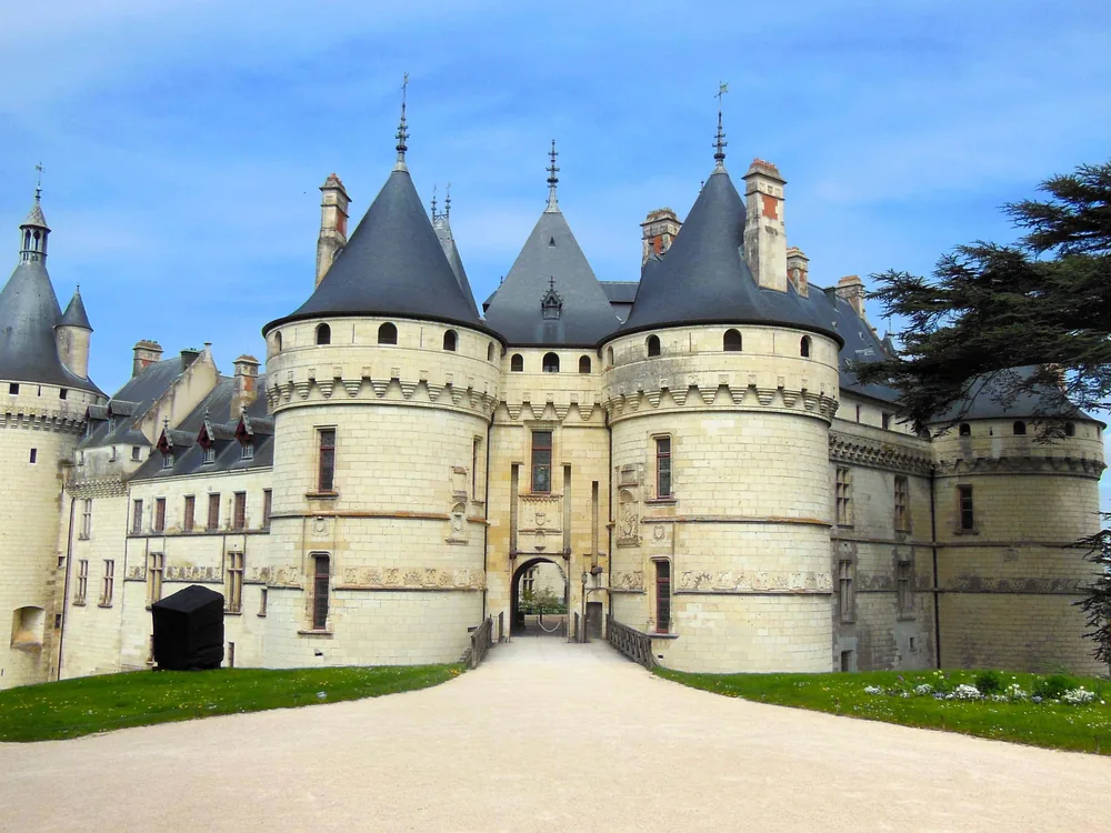Château de Chaumont-sur-Loire — the late Gothic and early Renaissance château above the Loire river, with its round towers and the Domaine estate, Loire Valley, France
